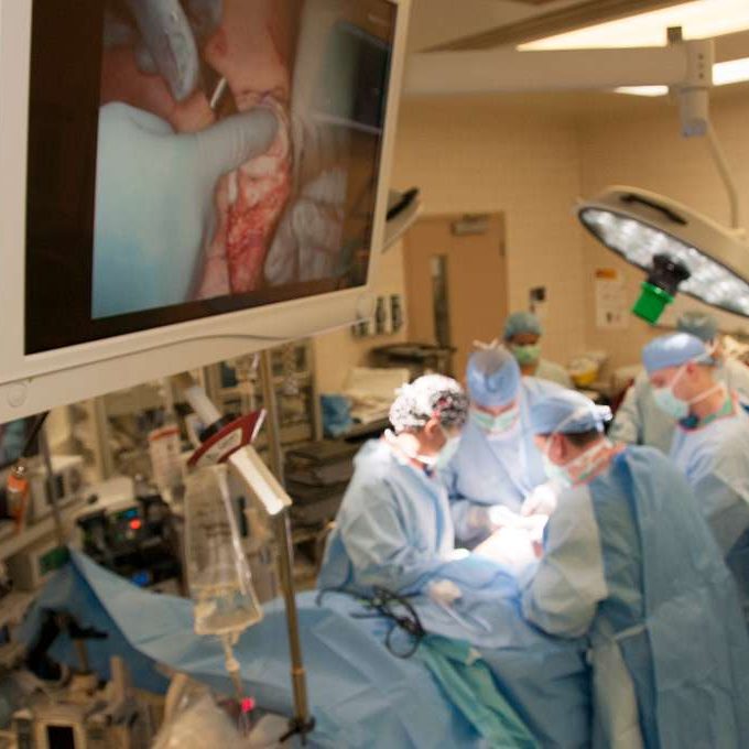 dr-mike-terreblanche-services-page-arthroscopic-knee-surgery